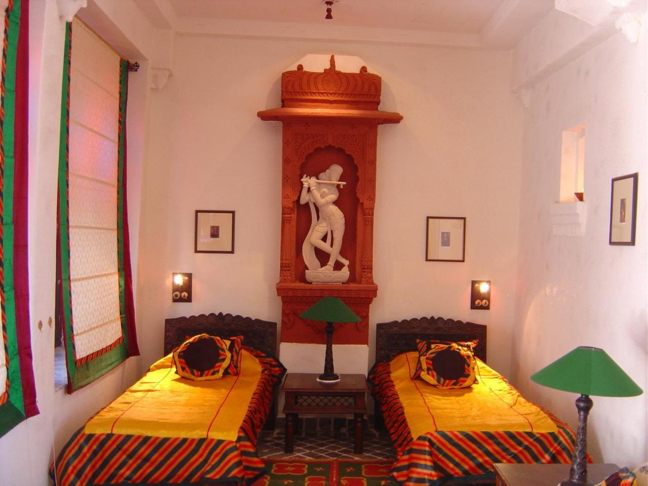 Deogarh Mahal Hotel Devgarh  Bagian luar foto
